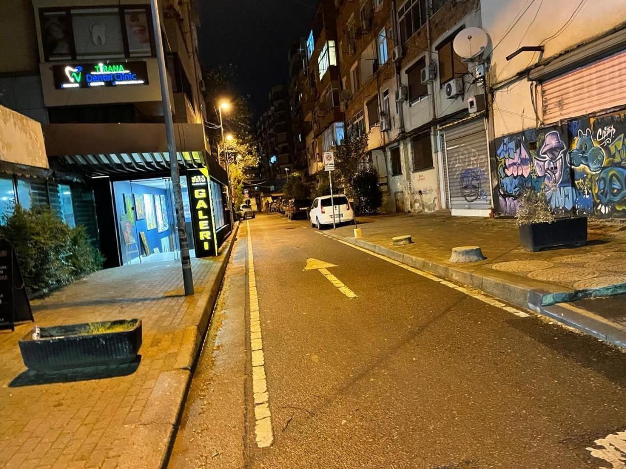 R&B City Center Apartment 地拉那 外观 照片