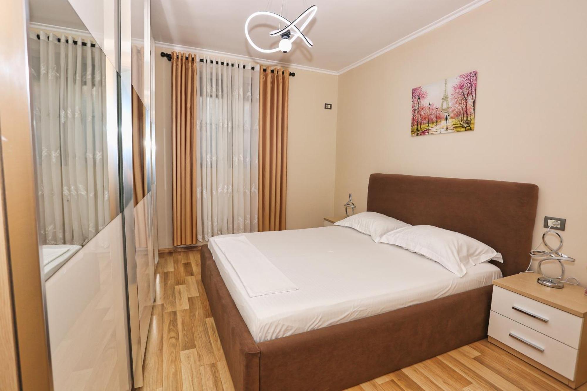 R&B City Center Apartment 地拉那 外观 照片