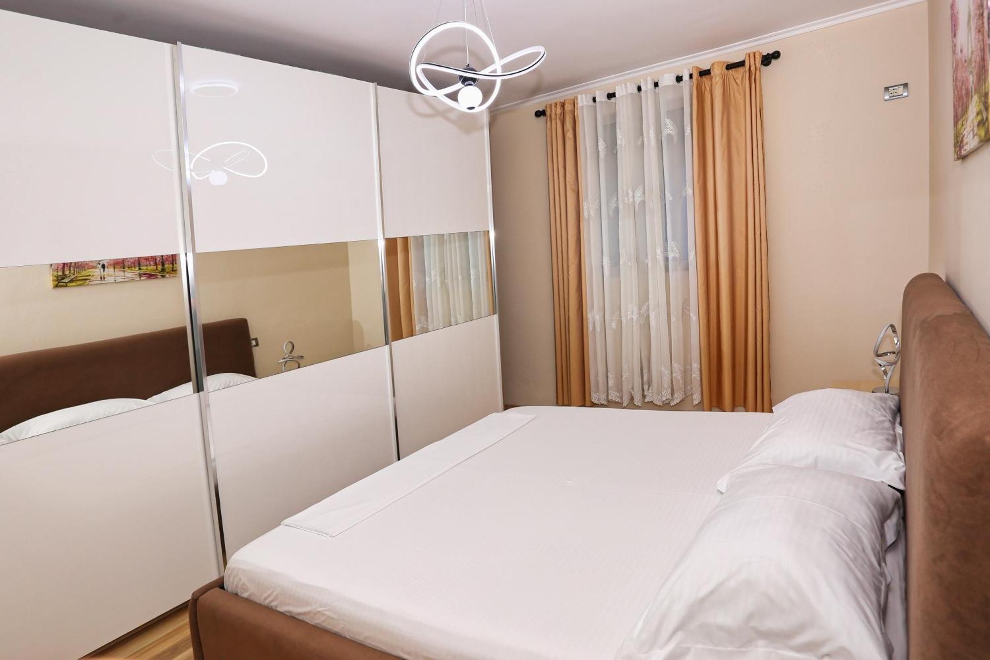 R&B City Center Apartment 地拉那 外观 照片