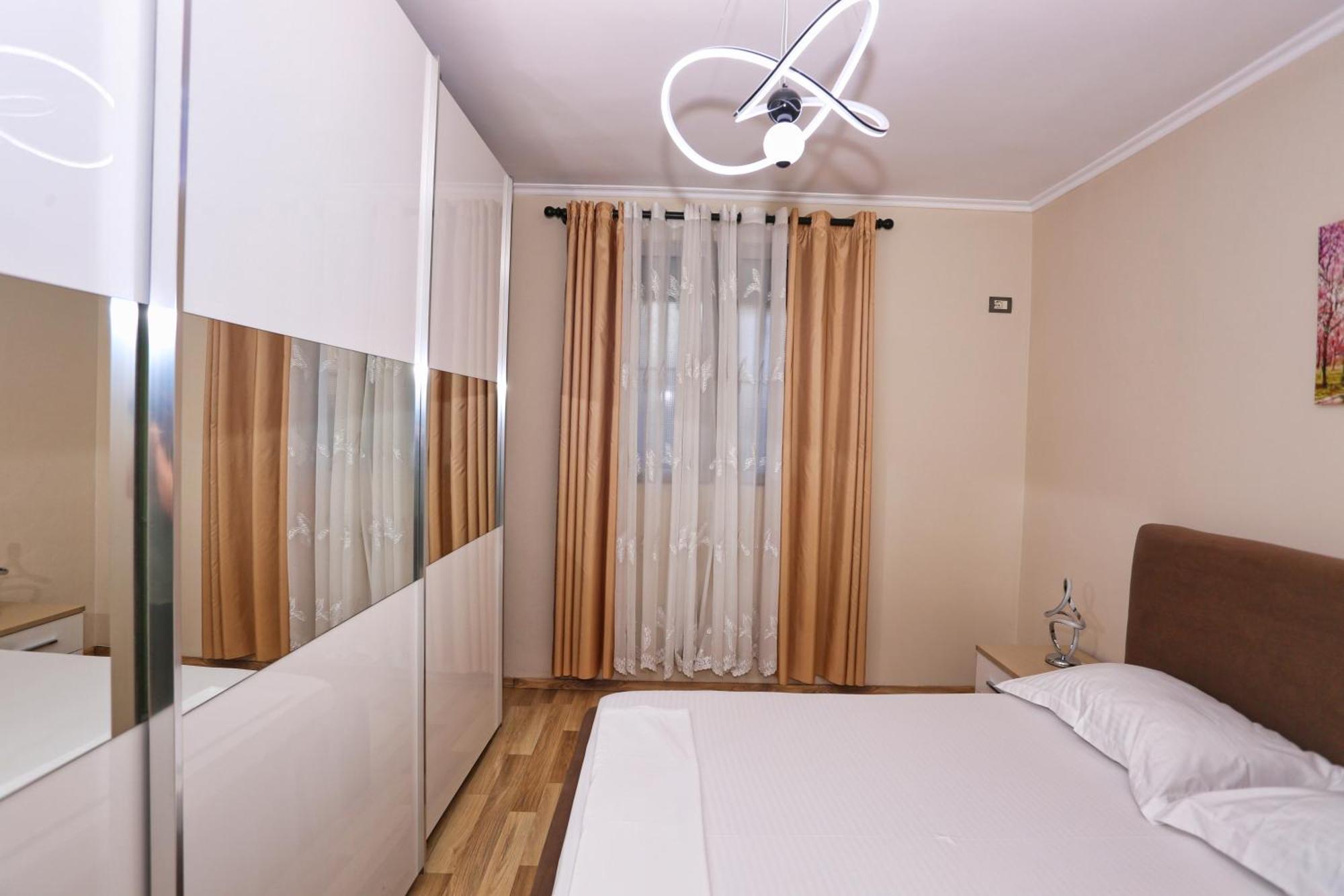 R&B City Center Apartment 地拉那 外观 照片