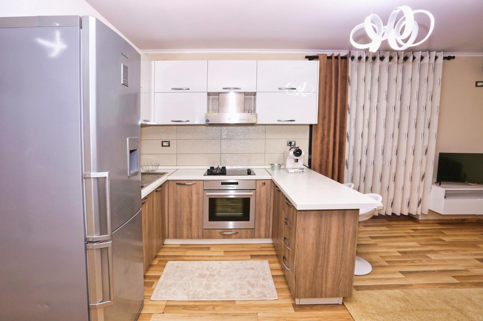 R&B City Center Apartment 地拉那 外观 照片