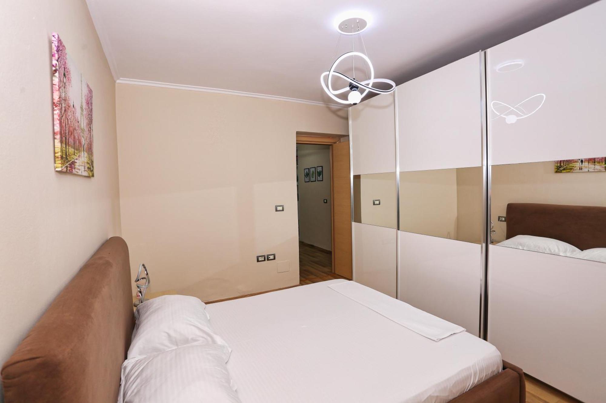 R&B City Center Apartment 地拉那 外观 照片